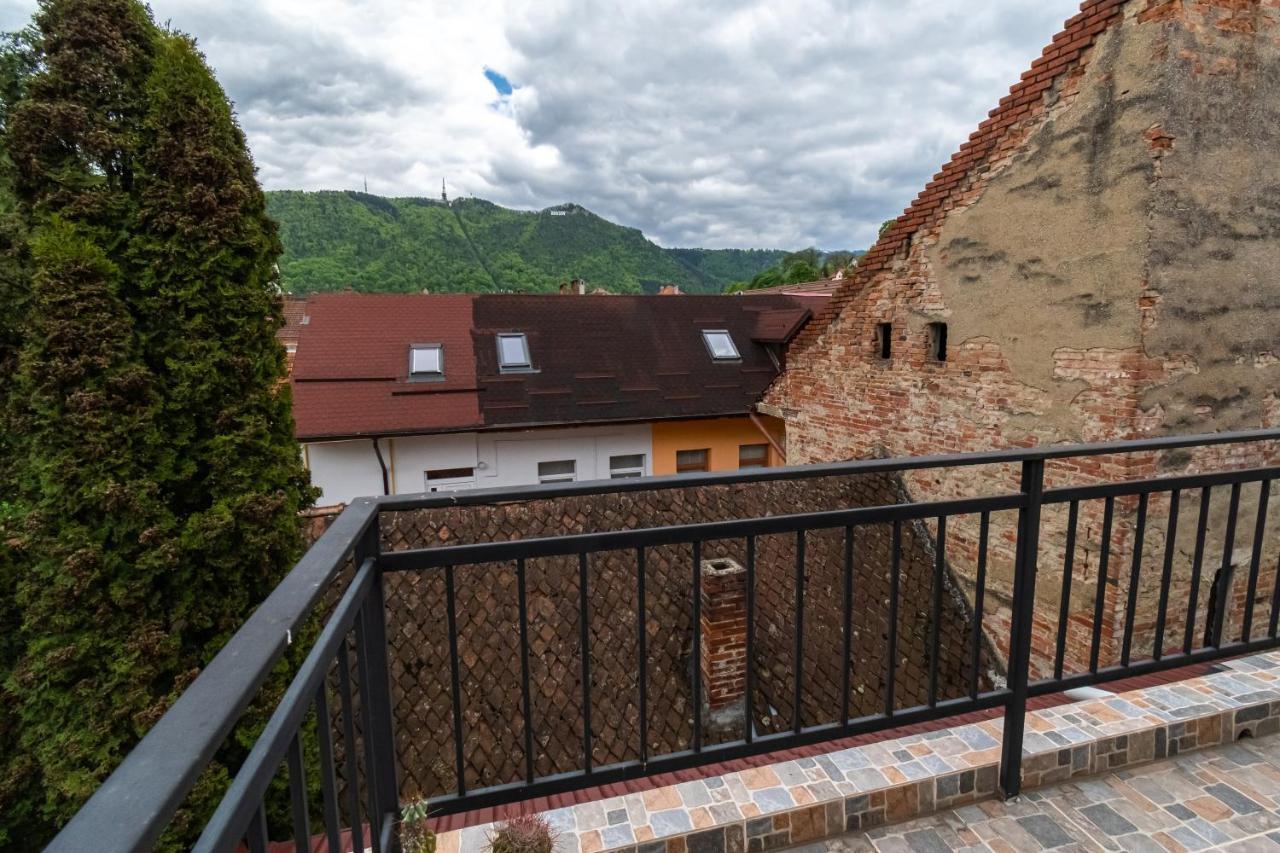 Apartament 48 Beautiful Building Within Moments From The Old Town Of Brașov