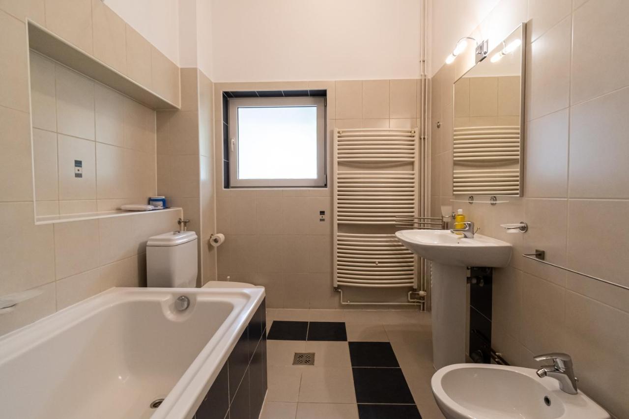 Apartament 48 Beautiful Building Within Moments From The Old Town Of Brașov