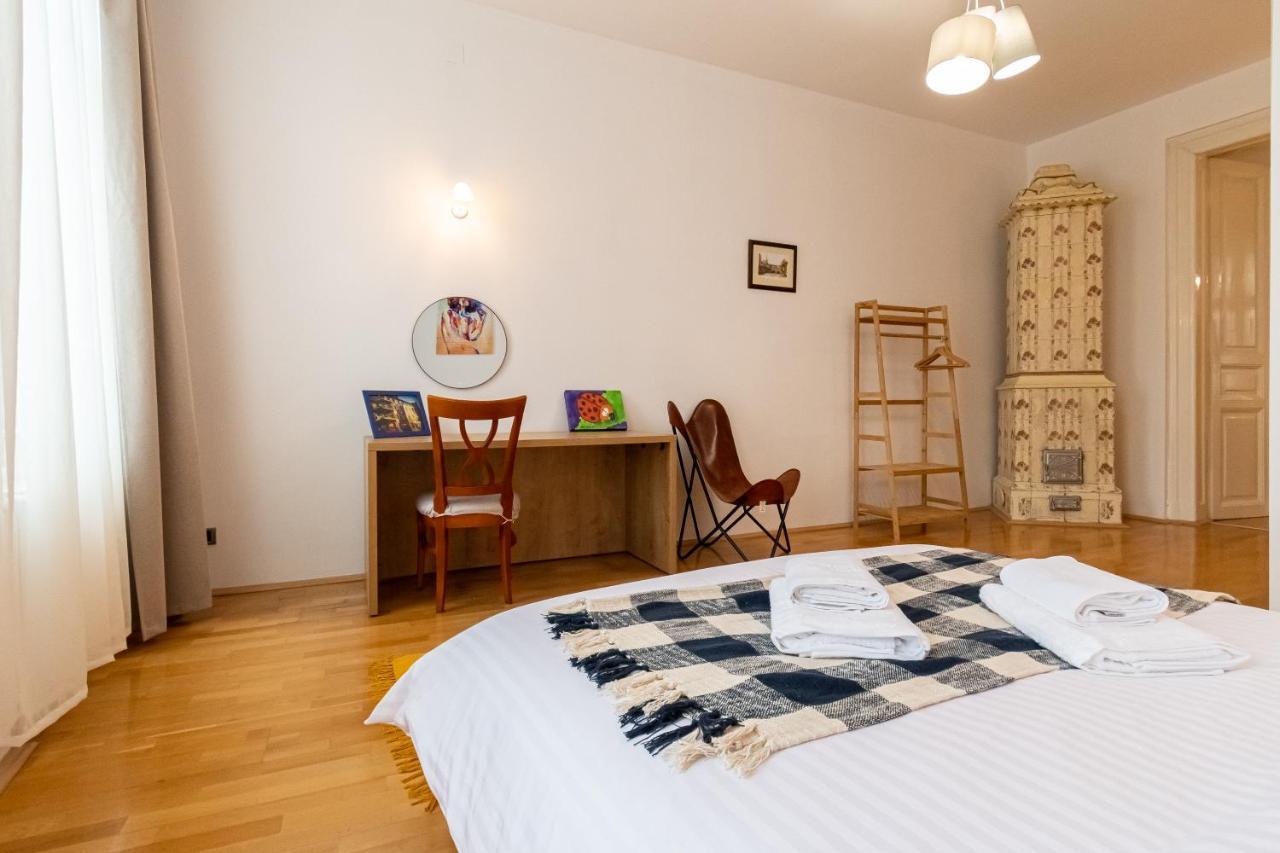 48 Beautiful Building Within Moments From The Old Town Of Apartment
