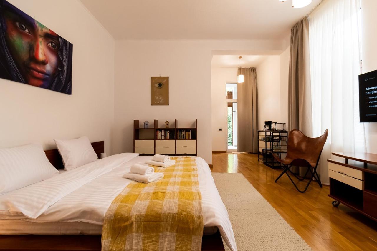 48 Beautiful Building Within Moments From The Old Town Of Apartament Brașov