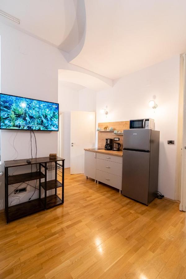 Apartament 48 Beautiful Building Within Moments From The Old Town Of