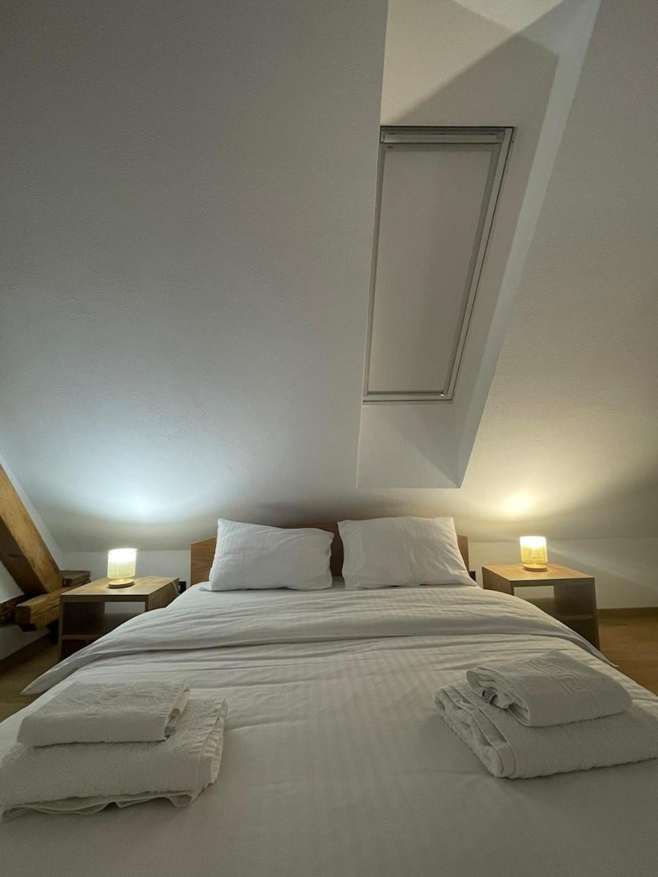 48 Beautiful Building Within Moments From The Old Town Of