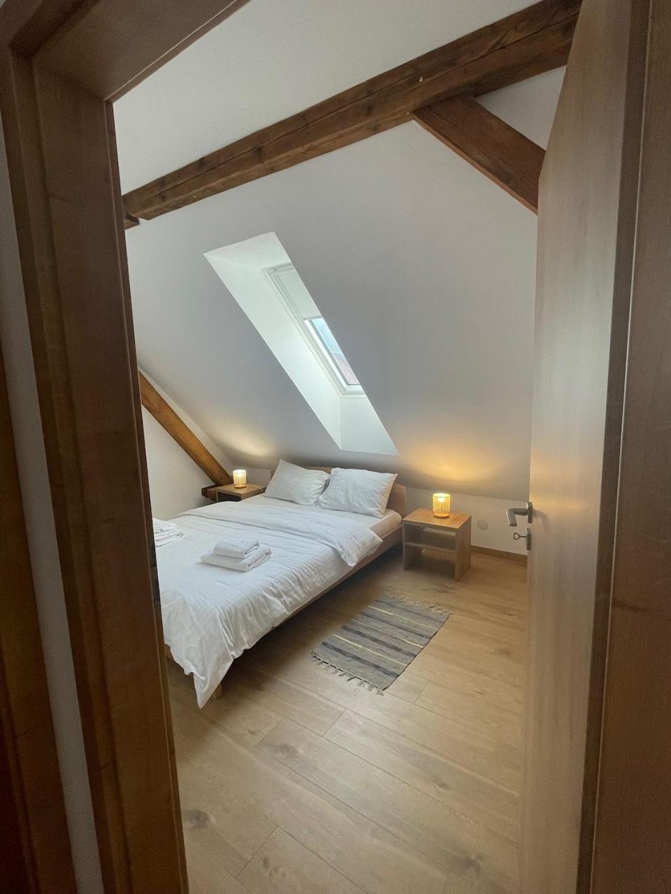 48 Beautiful Building Within Moments From The Old Town Of
